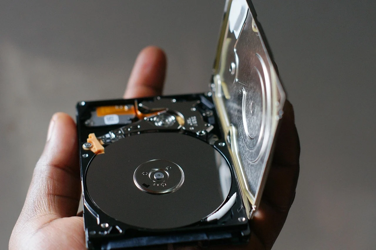 Internal platter and actuator of an open hard drive